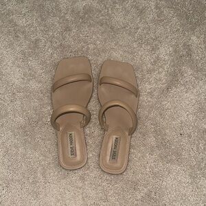 Steve Madden flat sandals. Tan, size 7.5 women’s.